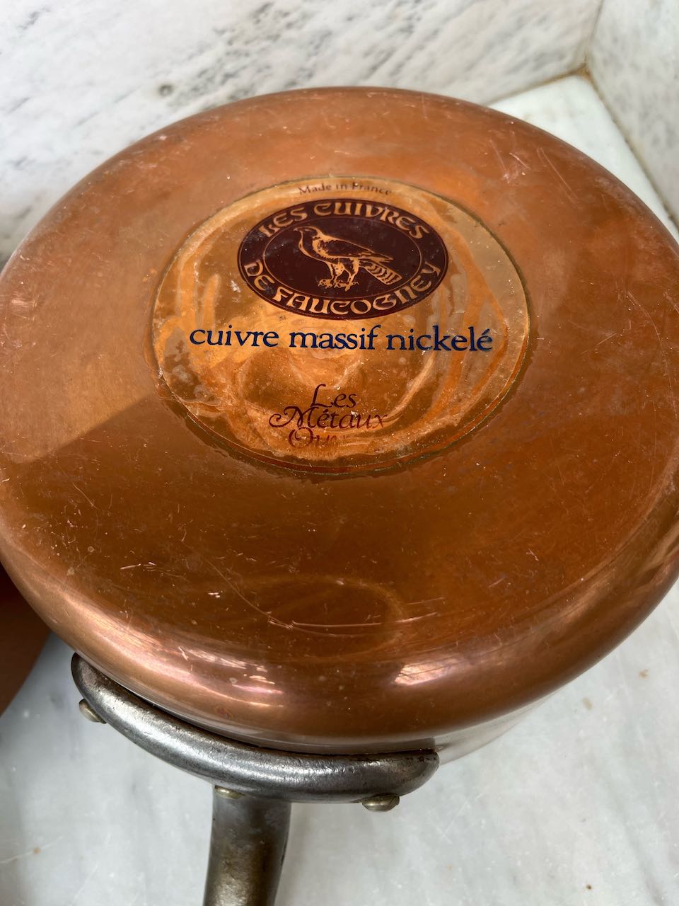 fa4066 Set 5 French copper pots with labels