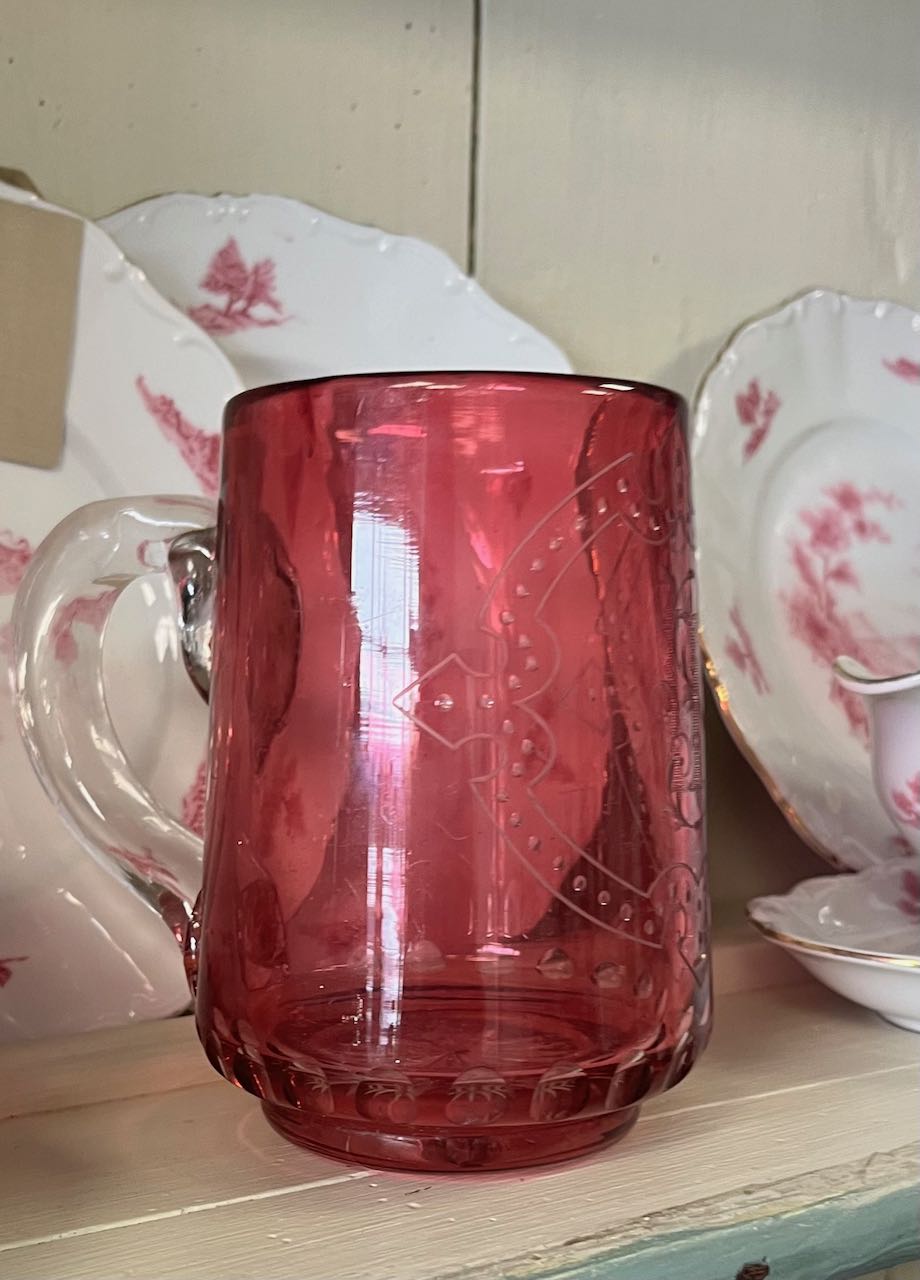 Stunning cranberry glass vase etched, 19th century