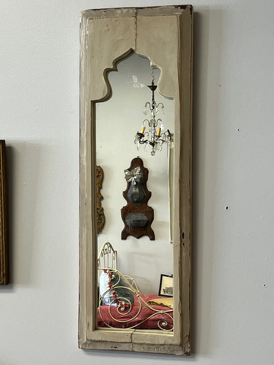 Wooden keyhole mirror