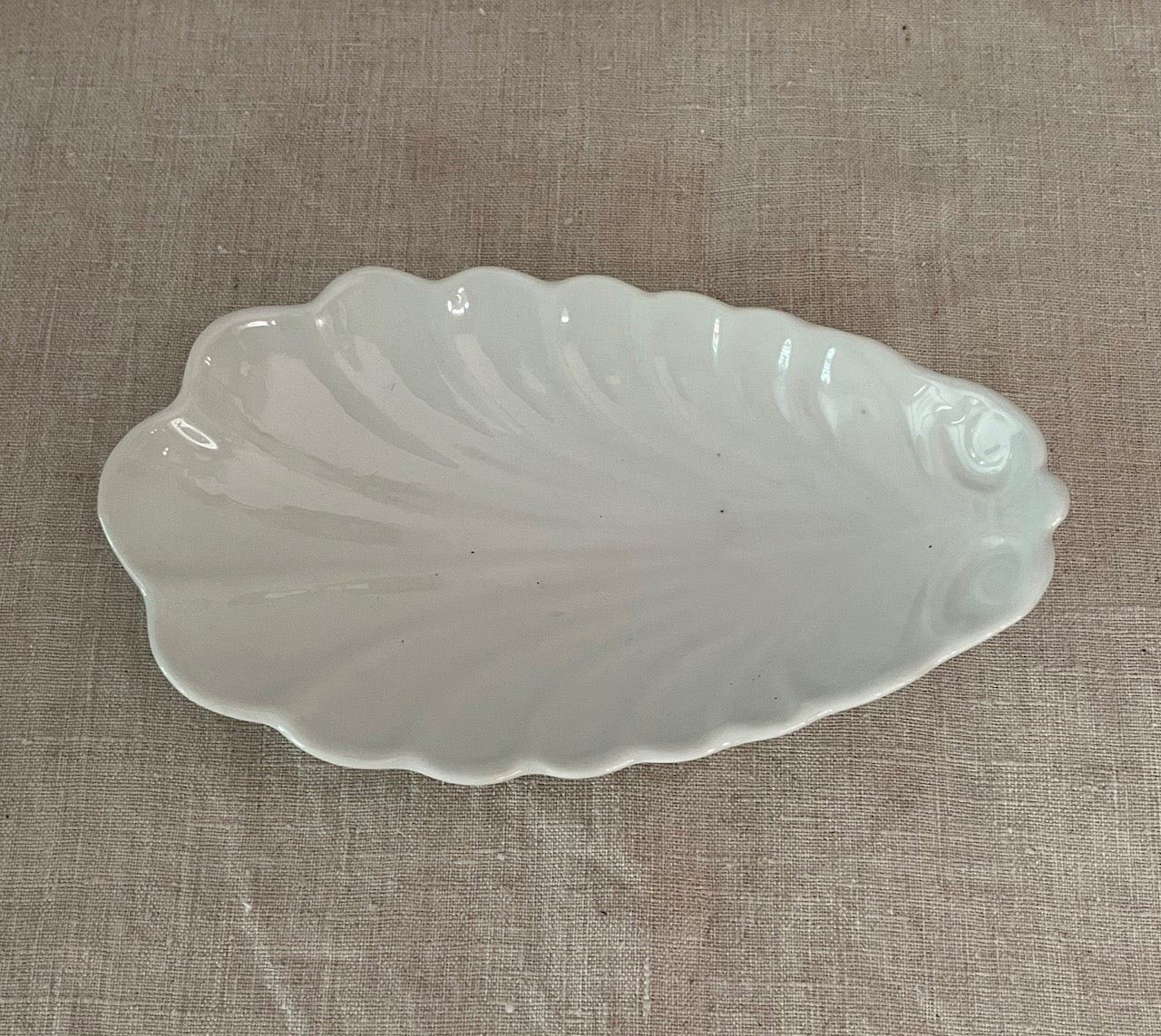 fa4128 french porcelain shell dish