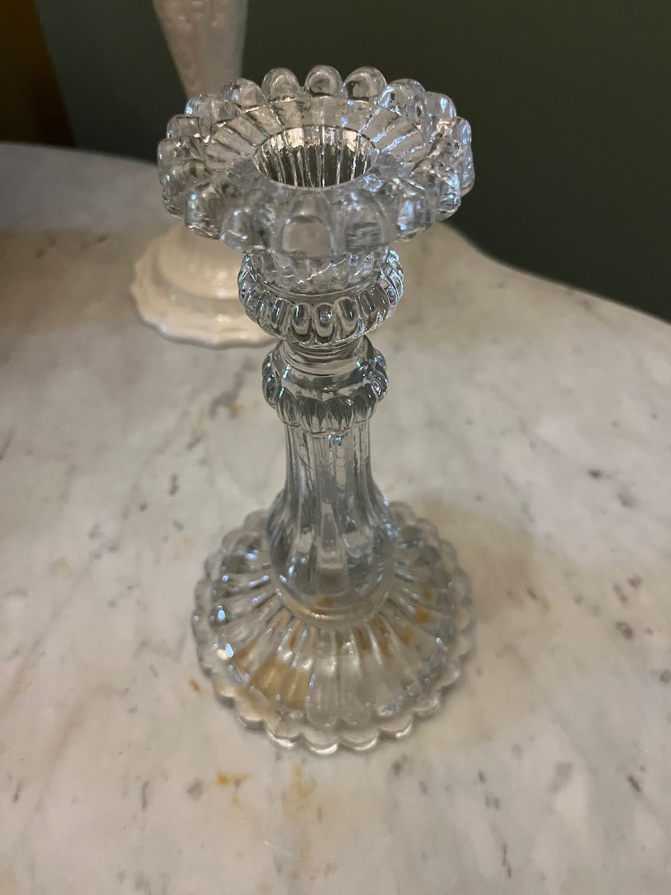 fa4337 Small glass french vintage candlestick