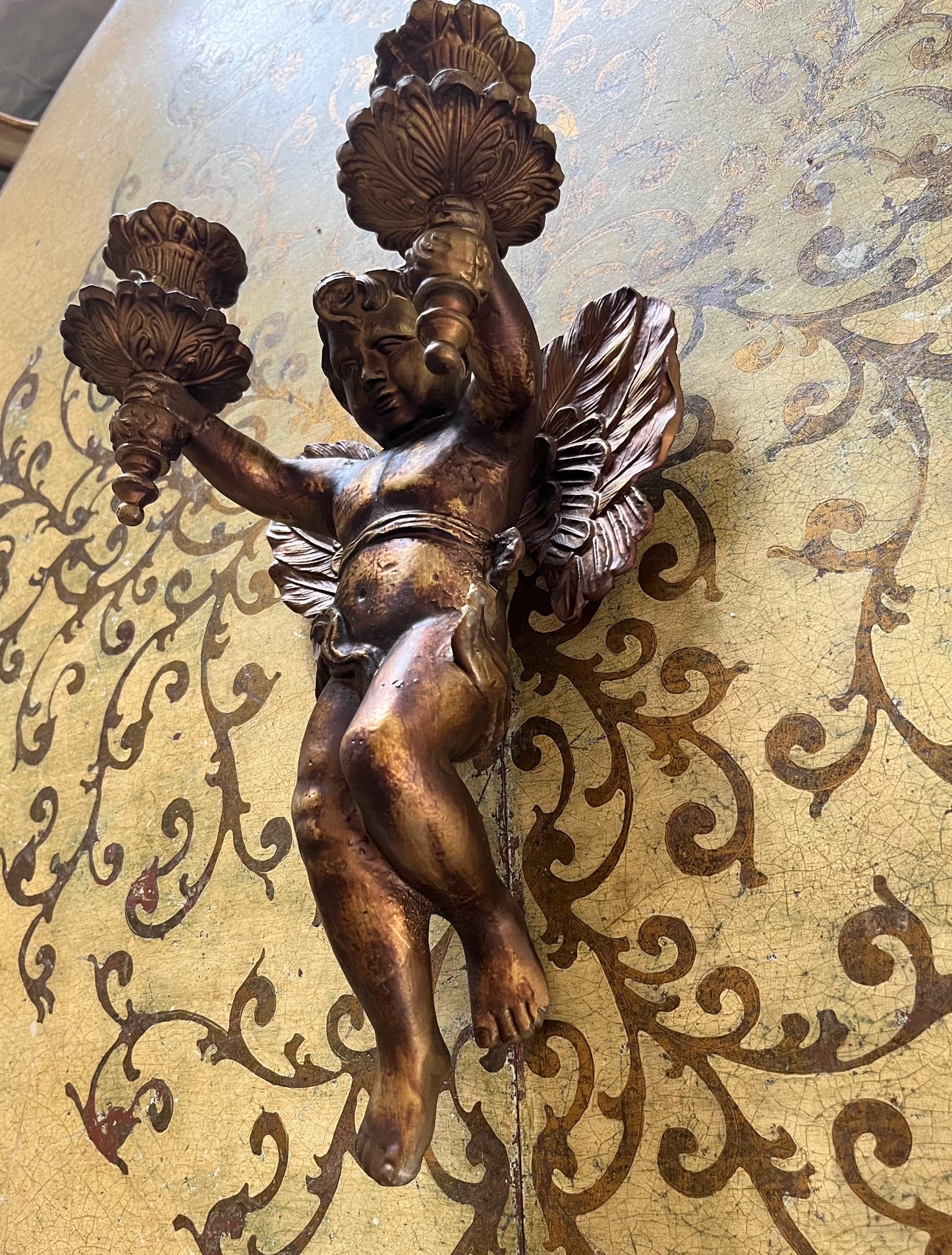 in3821 Wall cherub metal candle holder